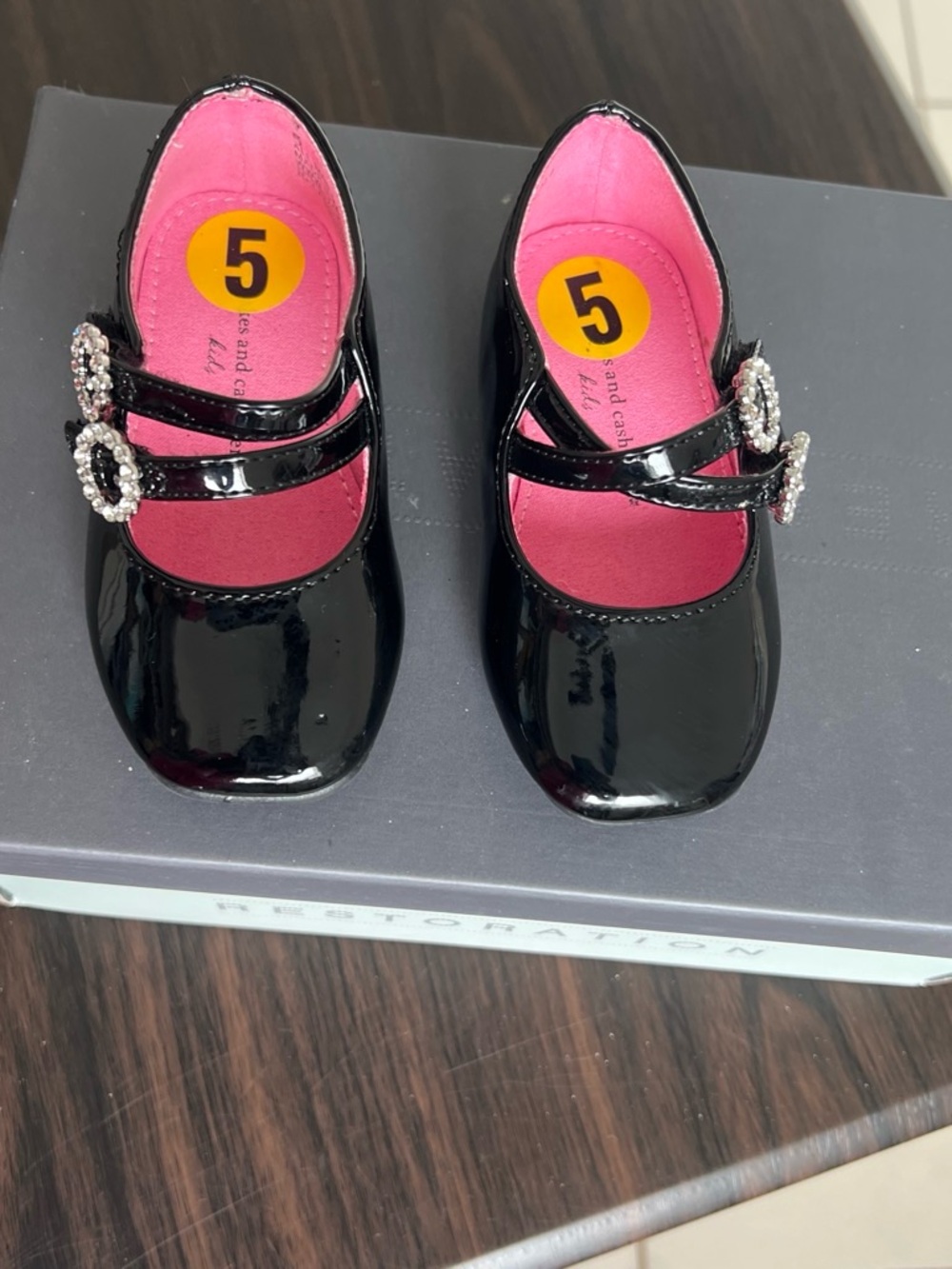 Girls Black Patent Mary Jane Shoes with Pink Lining